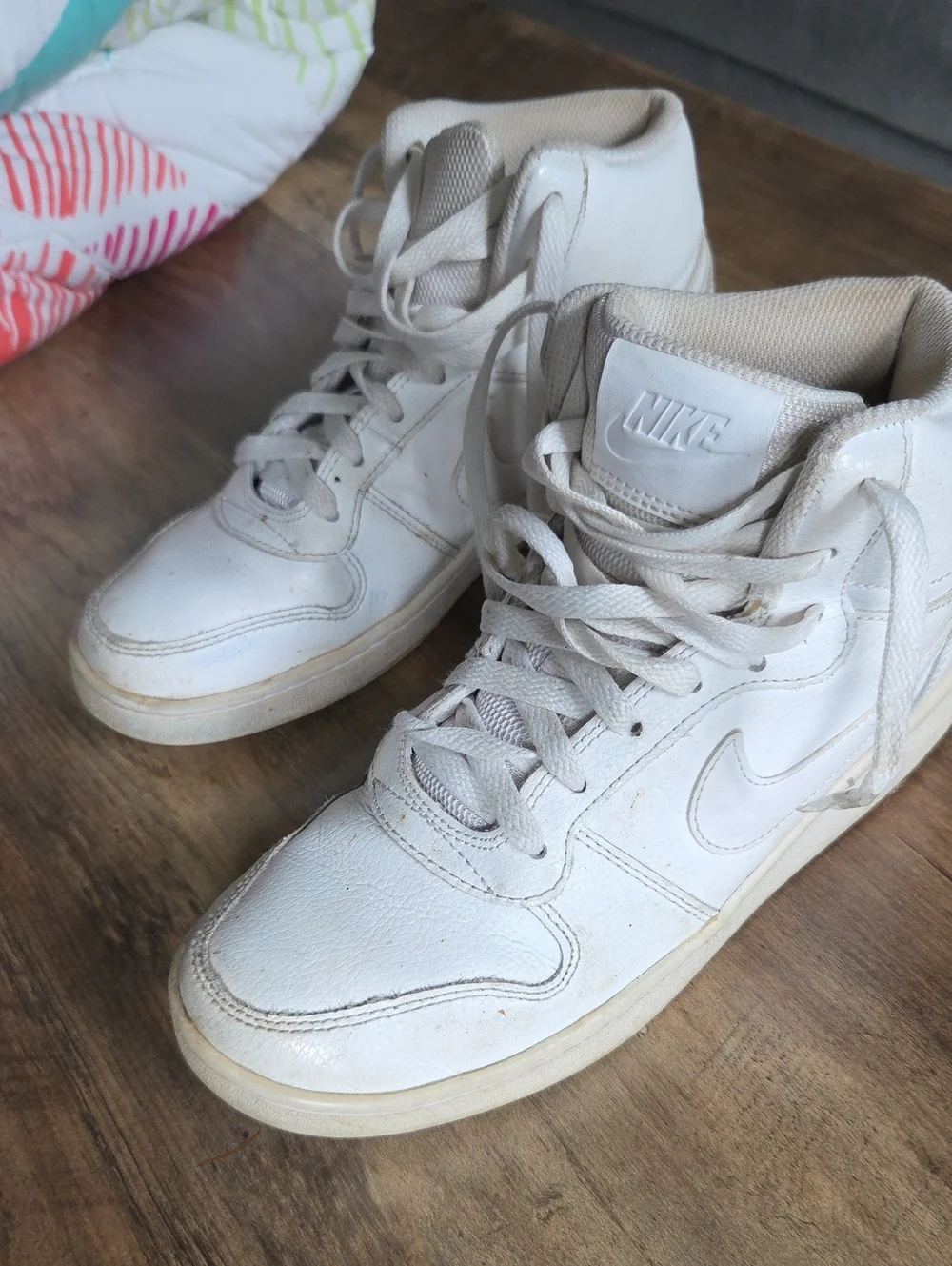 Nike Women's Ebernon Mid Low-Top Sneaker 8.5